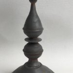 Candelabro gris de metal